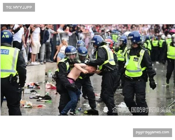 慕尼黑警方通报：逮捕12名在欧冠比赛前后涉嫌斗殴的球迷